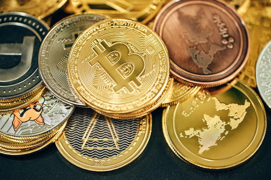 Криптовалюта при переезде 2026: налоги, хранение, вывод