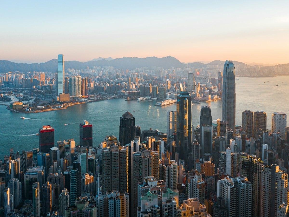 Гонконг IT Финансы 2026: Top Talent Pass, HSBC, Tencent офис, 15% НДФЛ