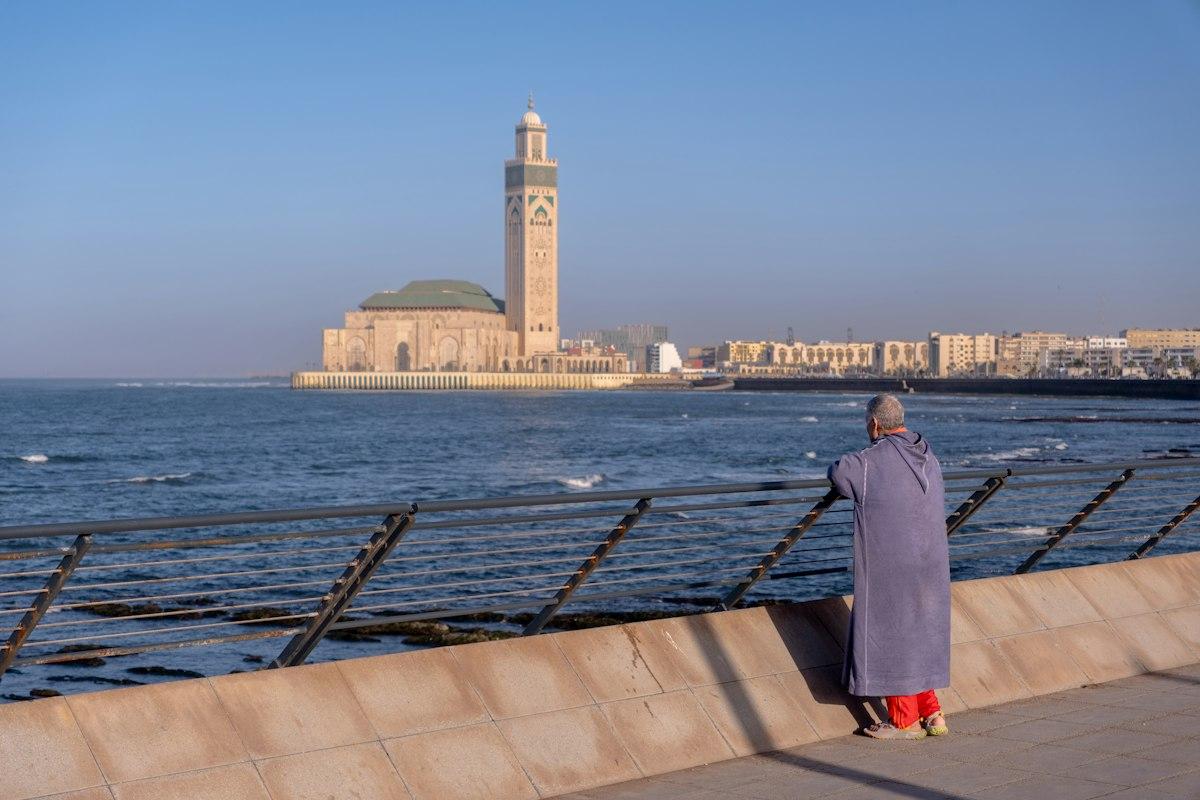 Морская набережная Айн-Диаб